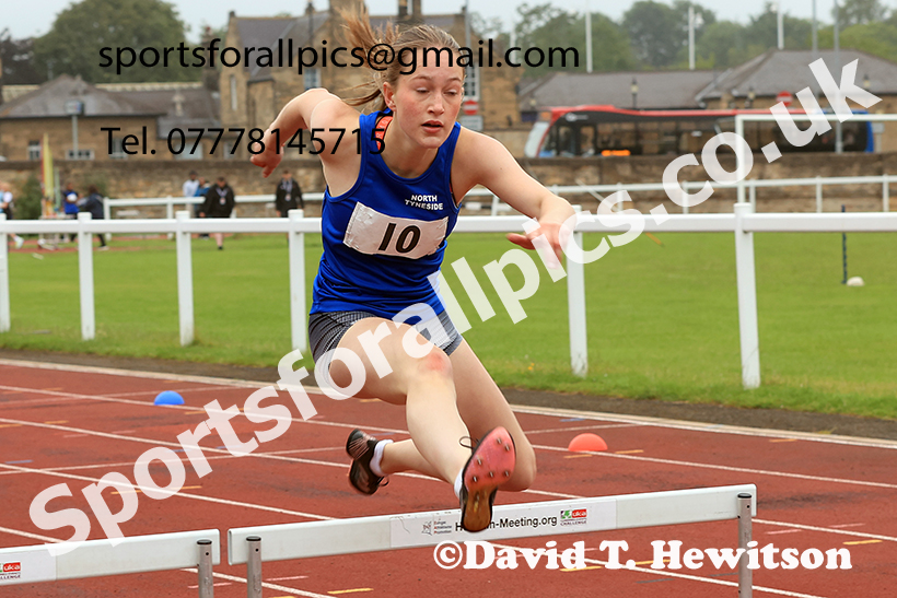 Girls hurdles, 2025 Northumberland Schools Track and Fields, Wentworth, Hexham. Photo: David T. Hewitson/Sports for All Pics